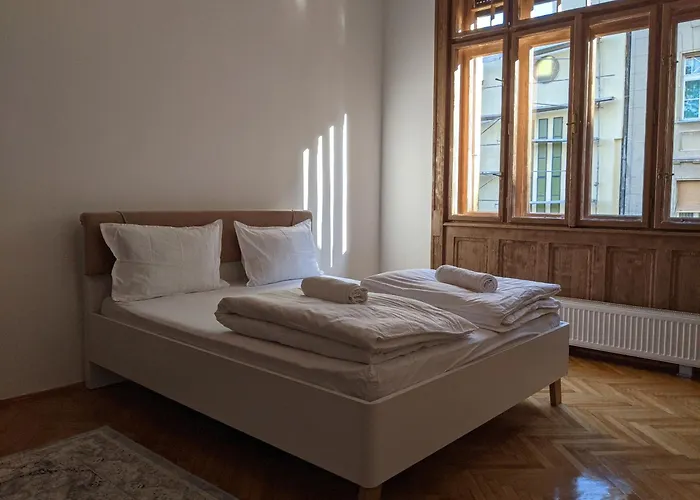 Ultra-central In The Loffler Palace 아파트 *