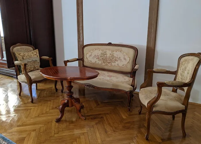 Ultra-central In The Loffler Palace * 티미쇼아라