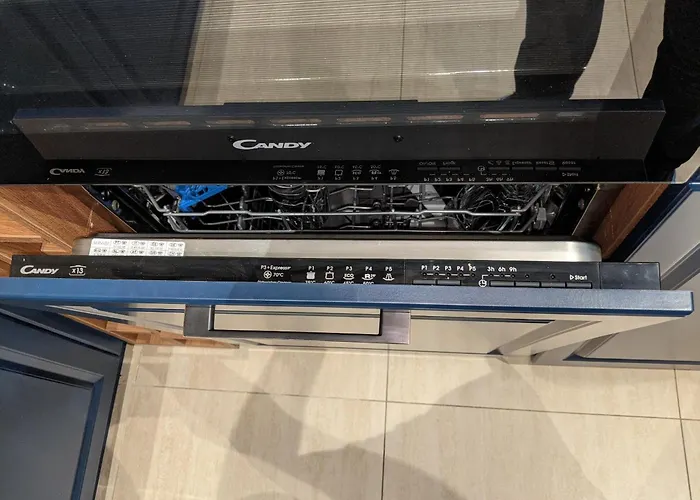 Ultra-central In The Loffler Palace דירה *