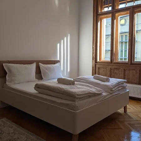 Ultra-central In The Loffler Palace 公寓 *