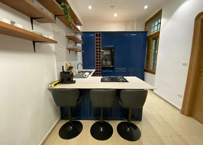 Ultra-central In The Loffler Palace Lejlighed *