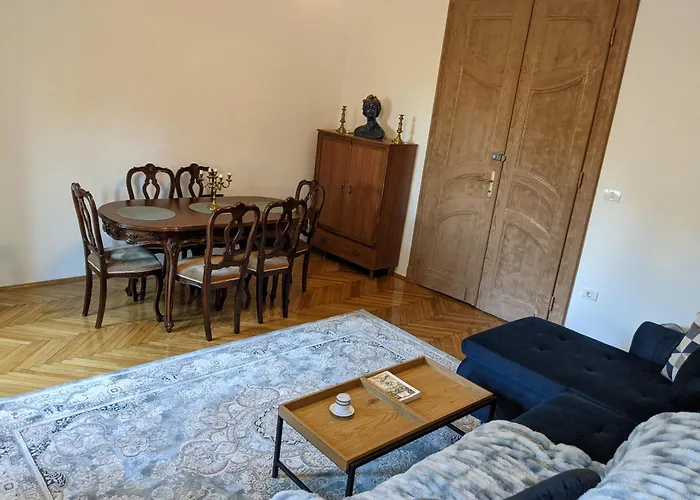 Lejlighed Ultra-central In The Loffler Palace